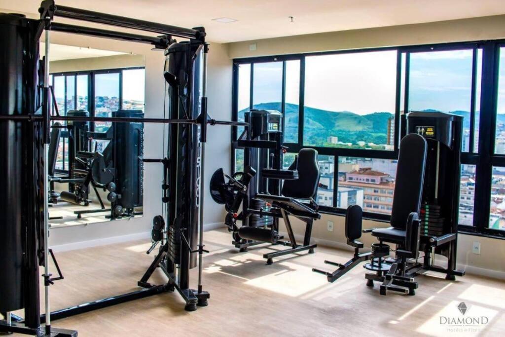 Fitness centrum a/nebo fitness zařízení v ubytování Flat lindo com piscina e linda vista da cidade