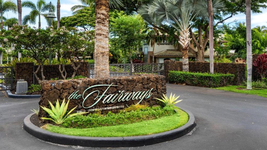 Taman di luar Mauna Lani Fairways 801