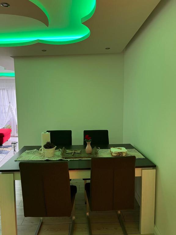 TV a/nebo společenská místnost v ubytování The Port Ferienwohnung