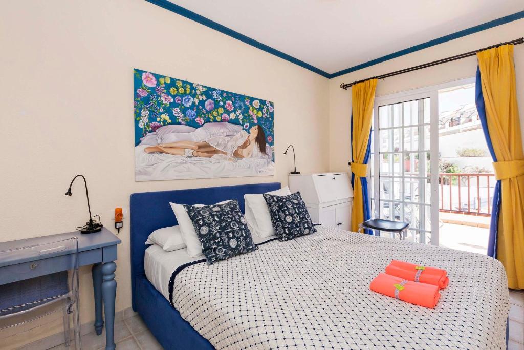 Postel nebo postele na pokoji v ubytování Penthouse El Mirador Los Cristianos Tenerife - VV