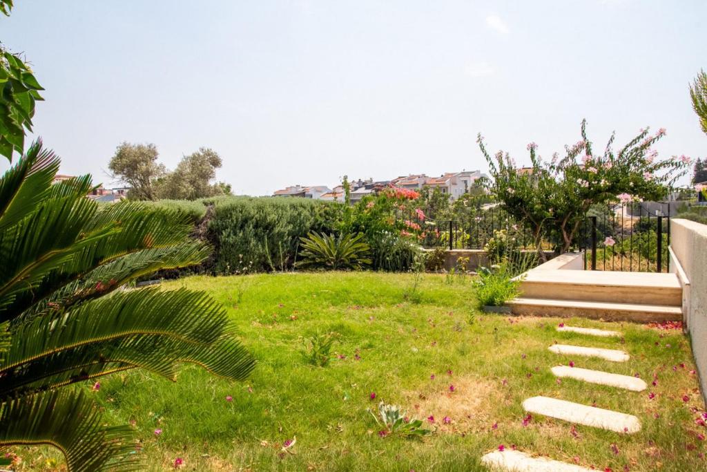 Kép Peaceful House with Refreshing Terrace in Cesme szállásáról Çeşmében a galériában