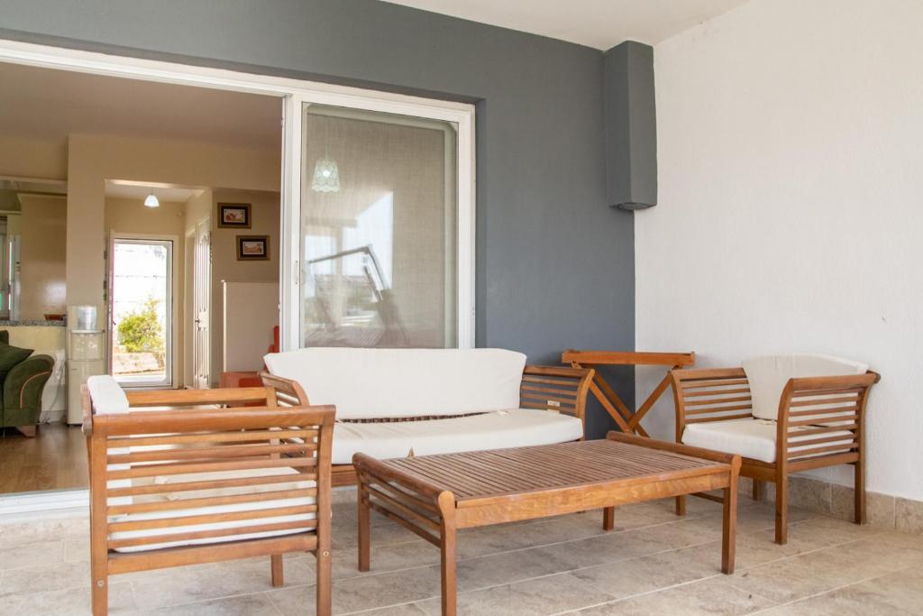 Kép Peaceful House with Refreshing Terrace in Cesme szállásáról Çeşmében a galériában