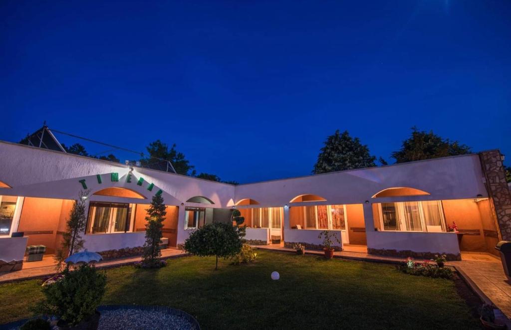 Zahrada ubytování Casa Timerar