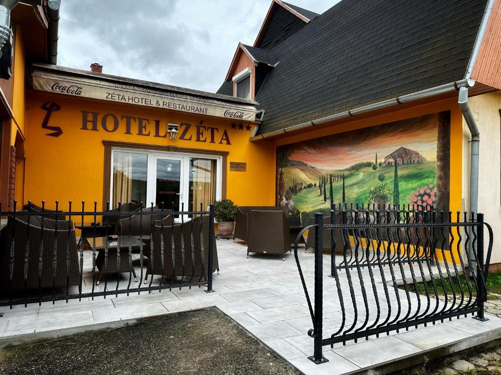 Budova, kde se hotel nachází