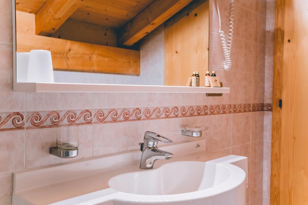 Koupelna v ubytování Garni Hotel Belalp