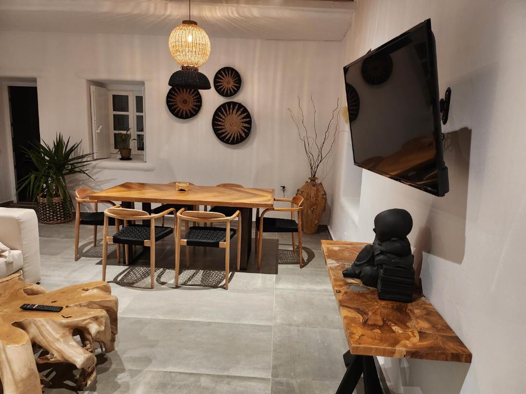 TV a/nebo společenská místnost v ubytování Diamond Of Mykonos