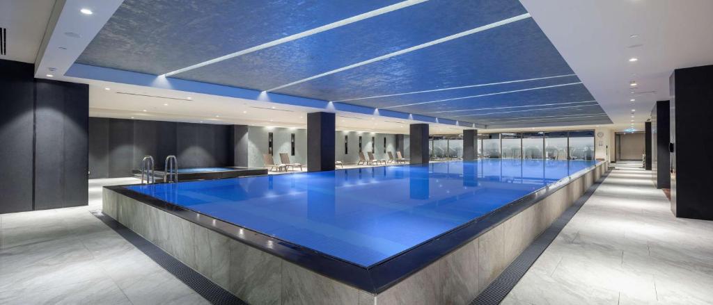 Bazén v ubytování Hilton Istanbul Bakirkoy nebo v jeho okolí