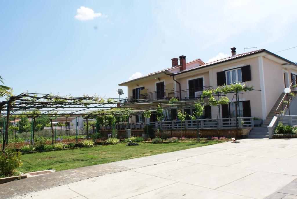 Zahrada ubytování Apartments and Rooms Kod Keti