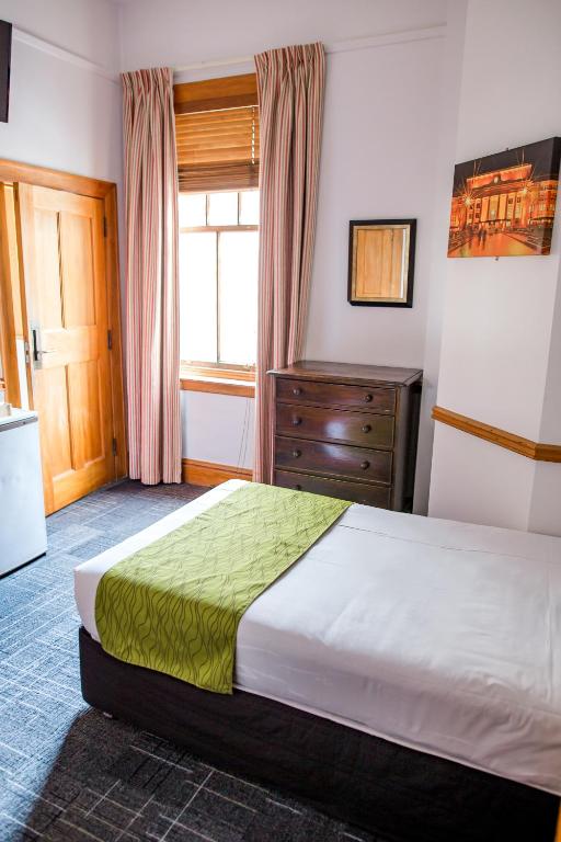 The Cambridge Hotel & Backpackers - Resim 31