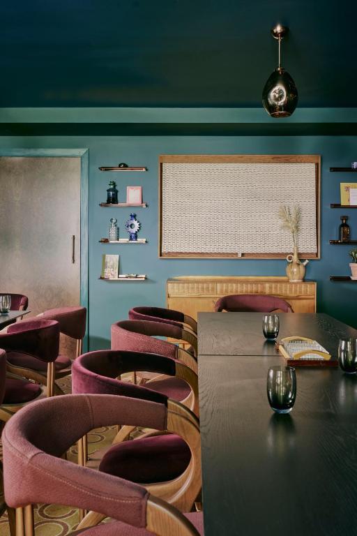 Ember Locke Kensington - Resim 30