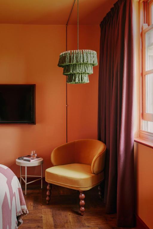 Ember Locke Kensington - Resim 32