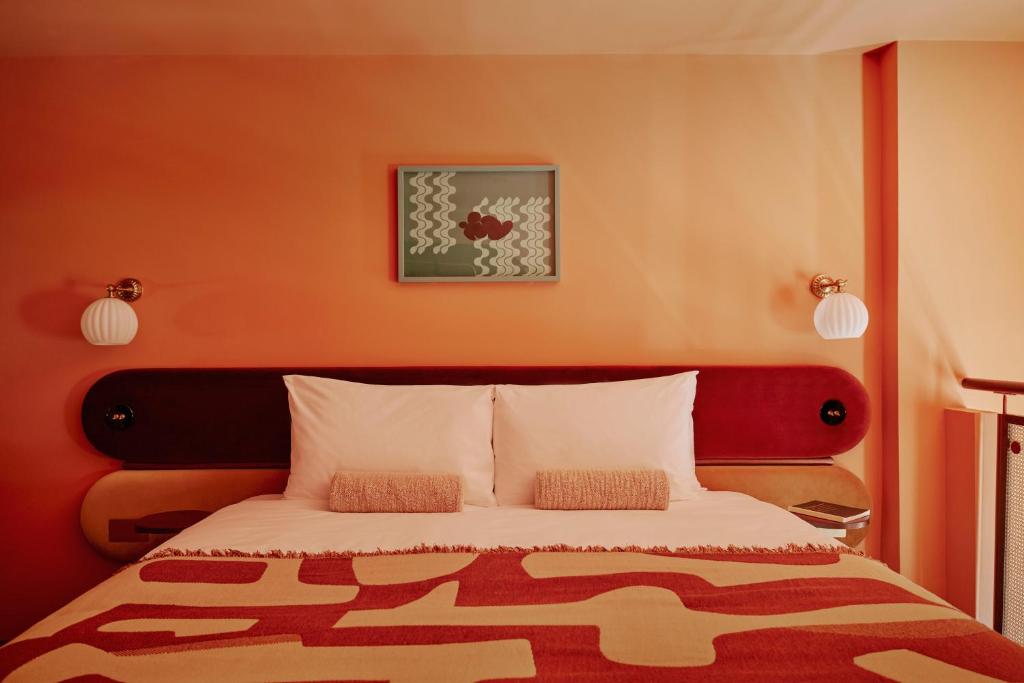 Ember Locke Kensington - Resim 43