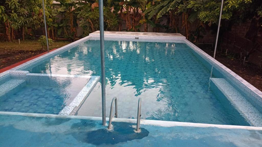 Bazén v ubytování Hotel Chulamar, Piscina y Restaurante nebo v jeho okolí