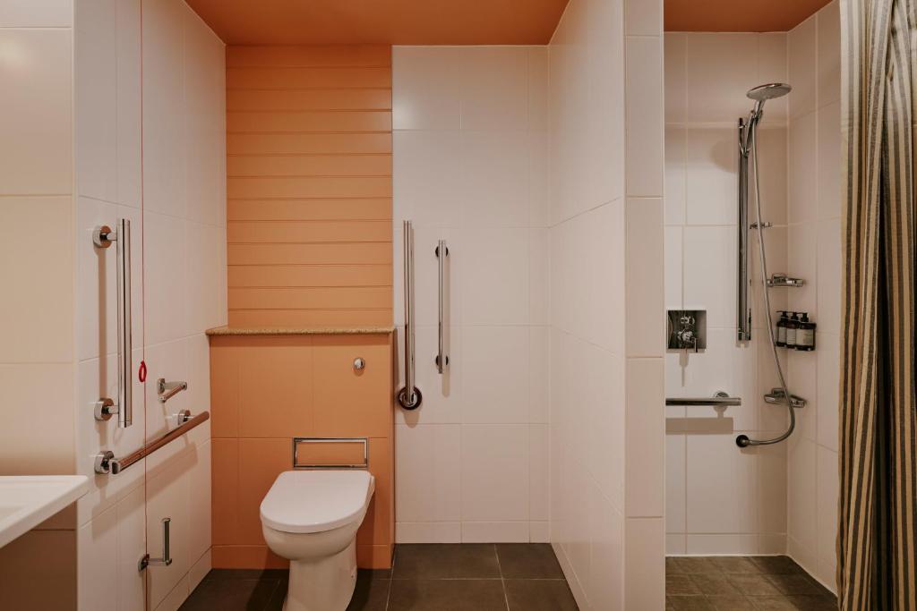 Ember Locke Kensington - Resim 10