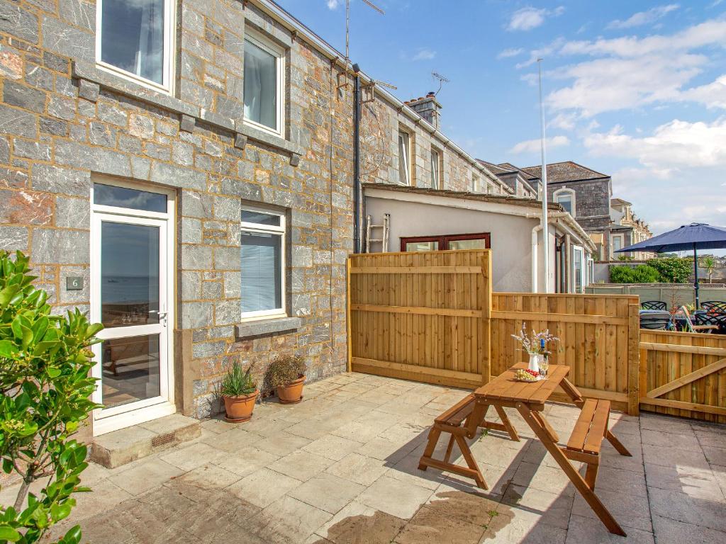 Ocean View, Coastguard Cottages, Dawlish (updated prices 2024)