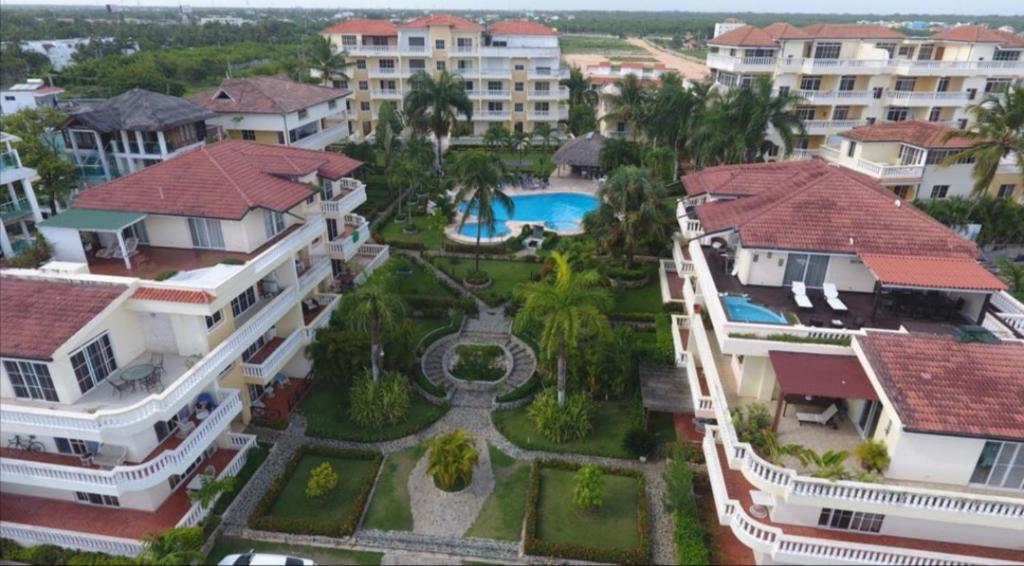 Bazén v ubytování Residencial Las Palmeras de Willy Boca Chica nebo v jeho okolí