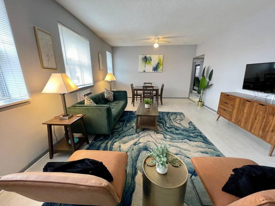 Discover Northside Chicago from Modern Apartment, Chicago (updated