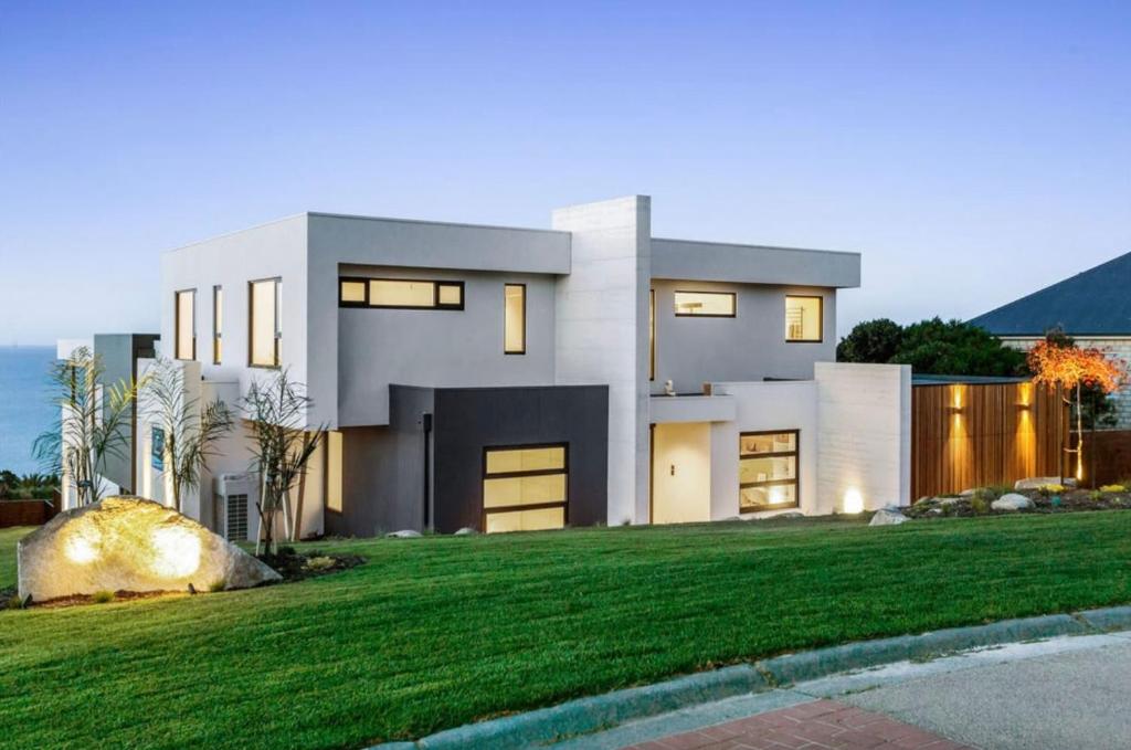 Gambar di galeri bagi Bayview Luxe Entertainer Pool & World Class View di Mount Martha