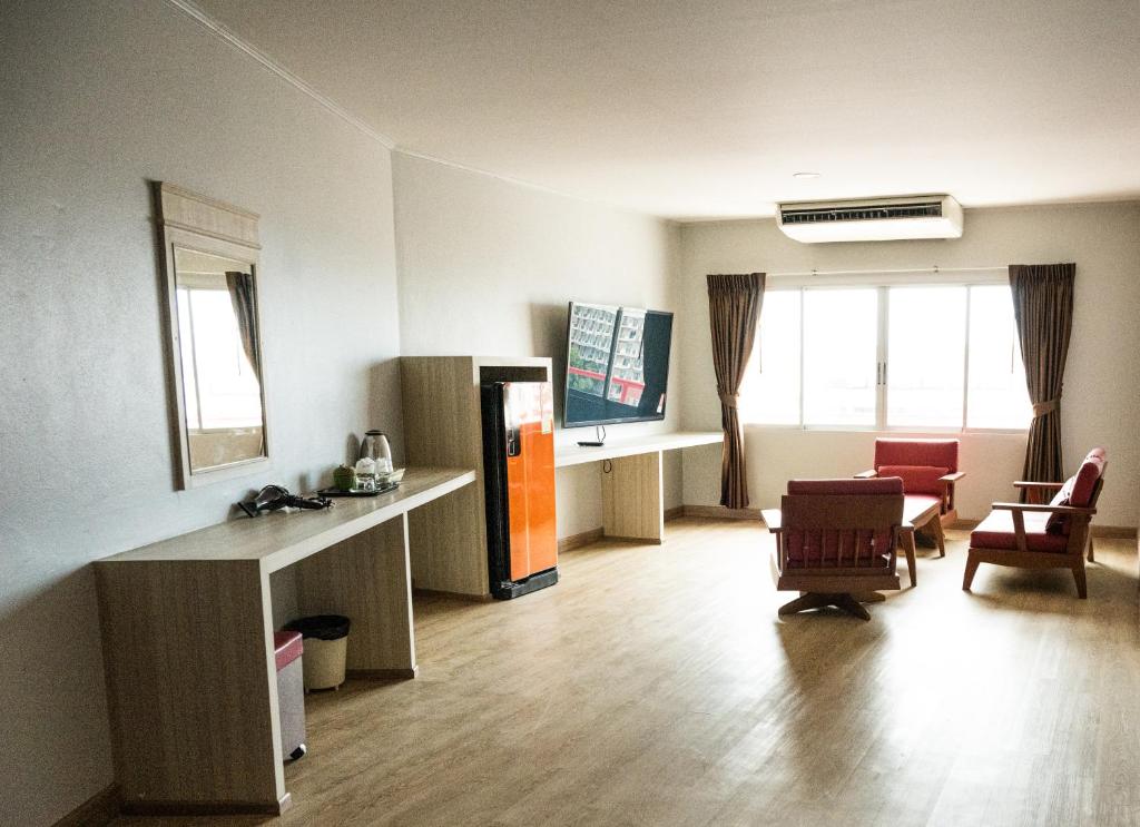 Marine Yensabai Pattaya - Resim 1