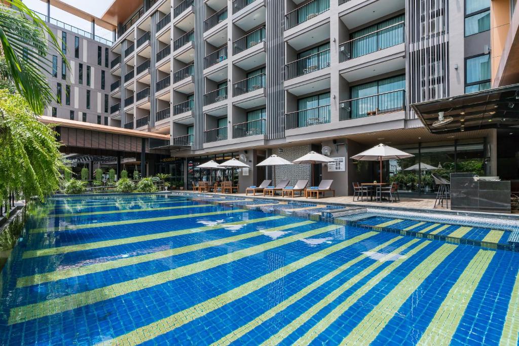 Bazén v ubytování The Siamese Hotel Pattaya by PCL nebo v jeho okolí