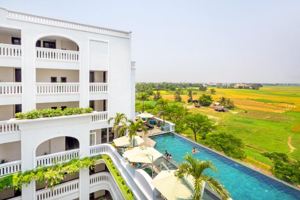 Bazén v ubytování Lasenta Boutique Hotel Hoian nebo v jeho okolí