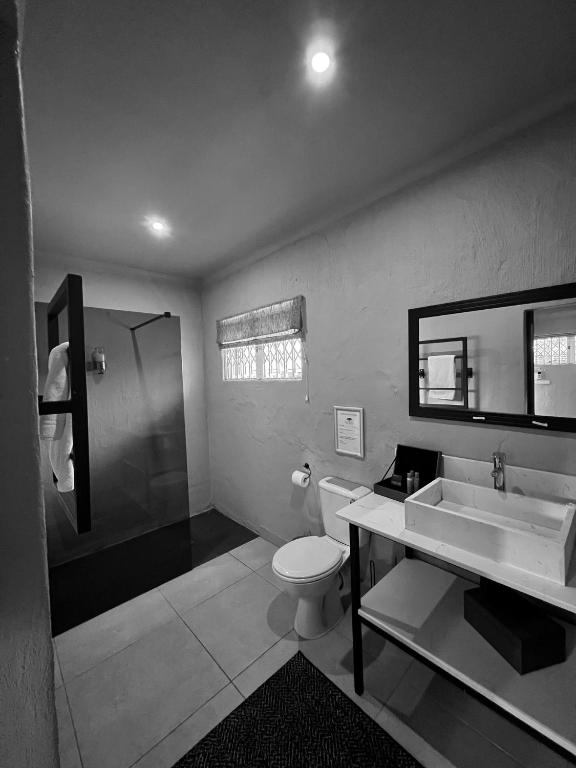 Fever Tree Guesthouse - Twin/Double Room