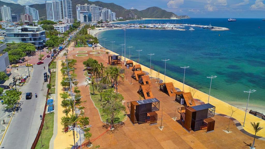 an aerial view of a beach and the ocean at Aurelia Compartida Hospedaje 2025 in Santa Marta
