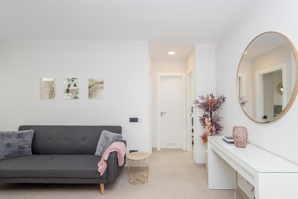 2BR New Pretty Home next to Las Canteras Beach