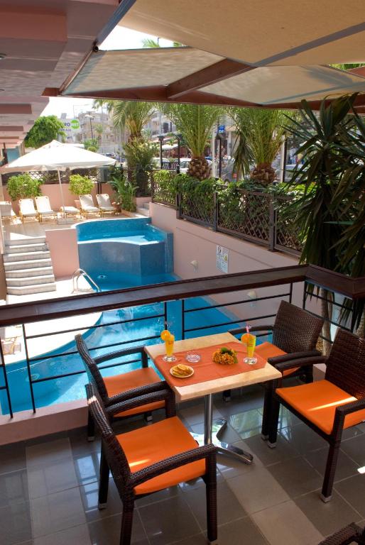 Bazén v ubytování Hotel Brascos nebo v jeho okolí