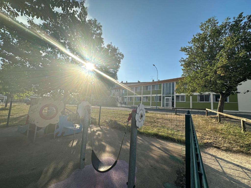 Zdjęcie z galerii obiektu Auberge de jeunesse HI Poitiers w mieście Poitiers