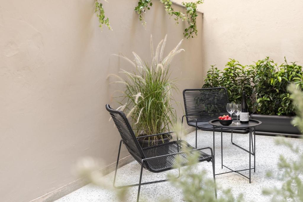 Elliot Neapoli, Athens - 4