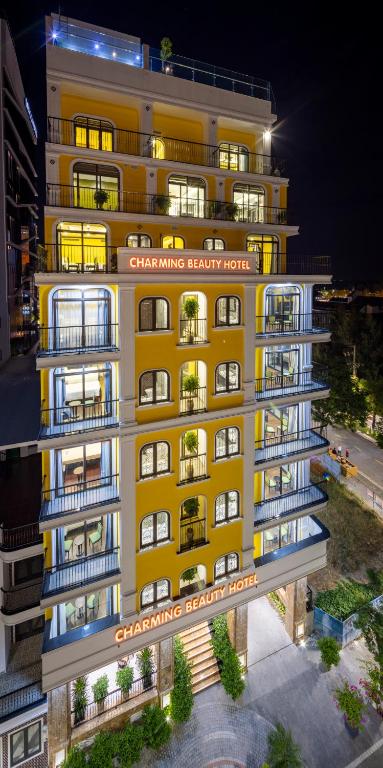Tòa nhà nơi khách sạn tọa lạc