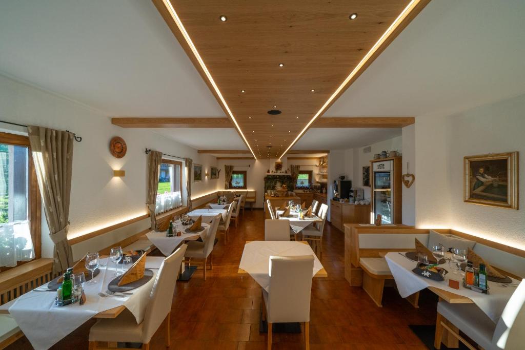 Zdjęcie z galerii obiektu HOTEL FONTANA w mieście Sappada