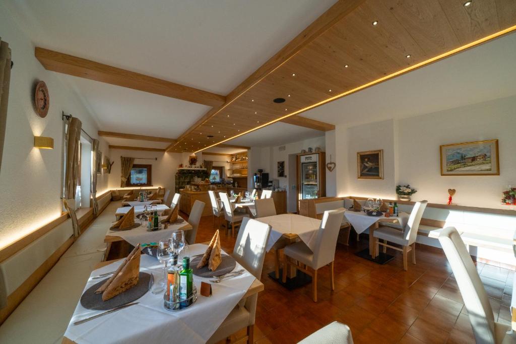 Zdjęcie z galerii obiektu HOTEL FONTANA w mieście Sappada