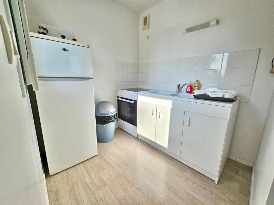 Kuchyň nebo kuchyňský kout v ubytování Gîte La pause Normande