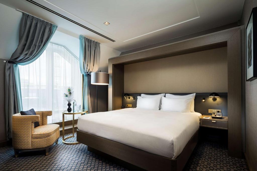 Hilton Vienna Plaza - 阁楼家庭套房