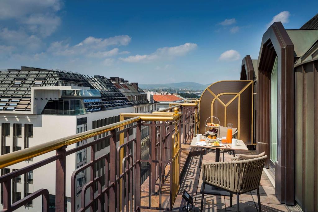 Hilton Vienna Plaza - 高管阁楼国王室，带休息室