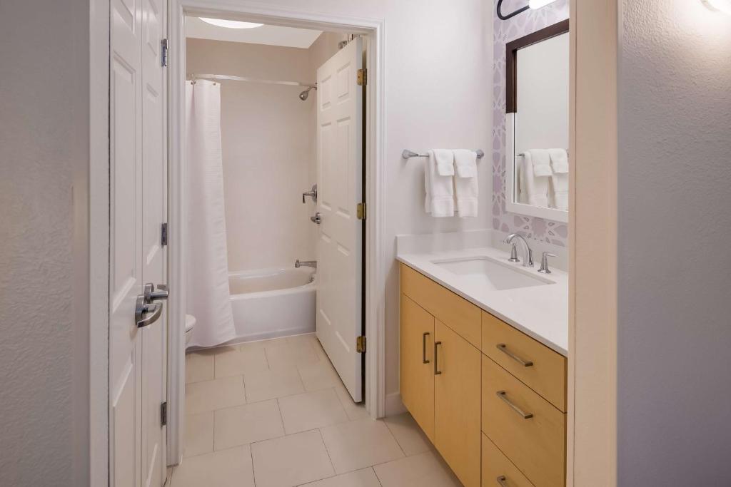 Sonesta ES Suites Andover Boston photo