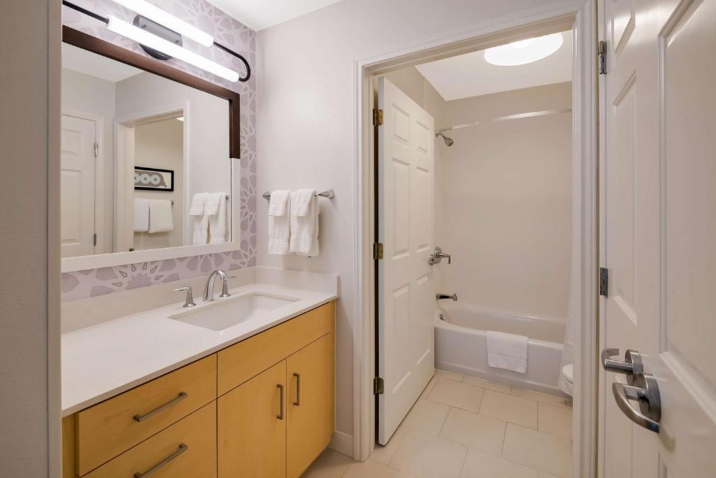 Sonesta ES Suites Andover Boston photo