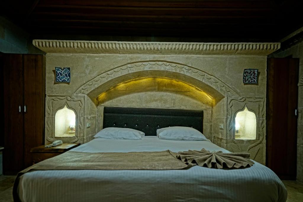 Holiday Cave Hotel - Family Cave Room