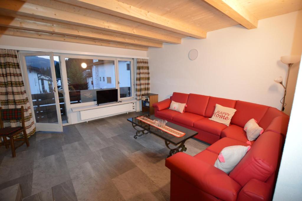 Posezení v ubytování Apartment Urschein in Laax-Murschetg