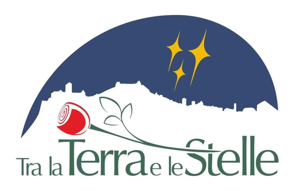 Certifikát, hodnocení, plakát nebo jiný dokument vystavený v ubytování Tra la Terra e le Stelle