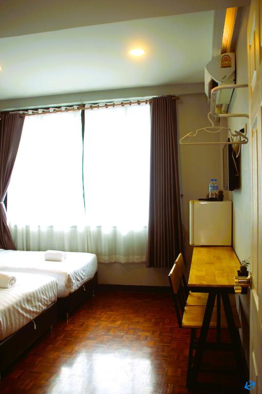 Lux Rooms Night Bazaar - Resim 38