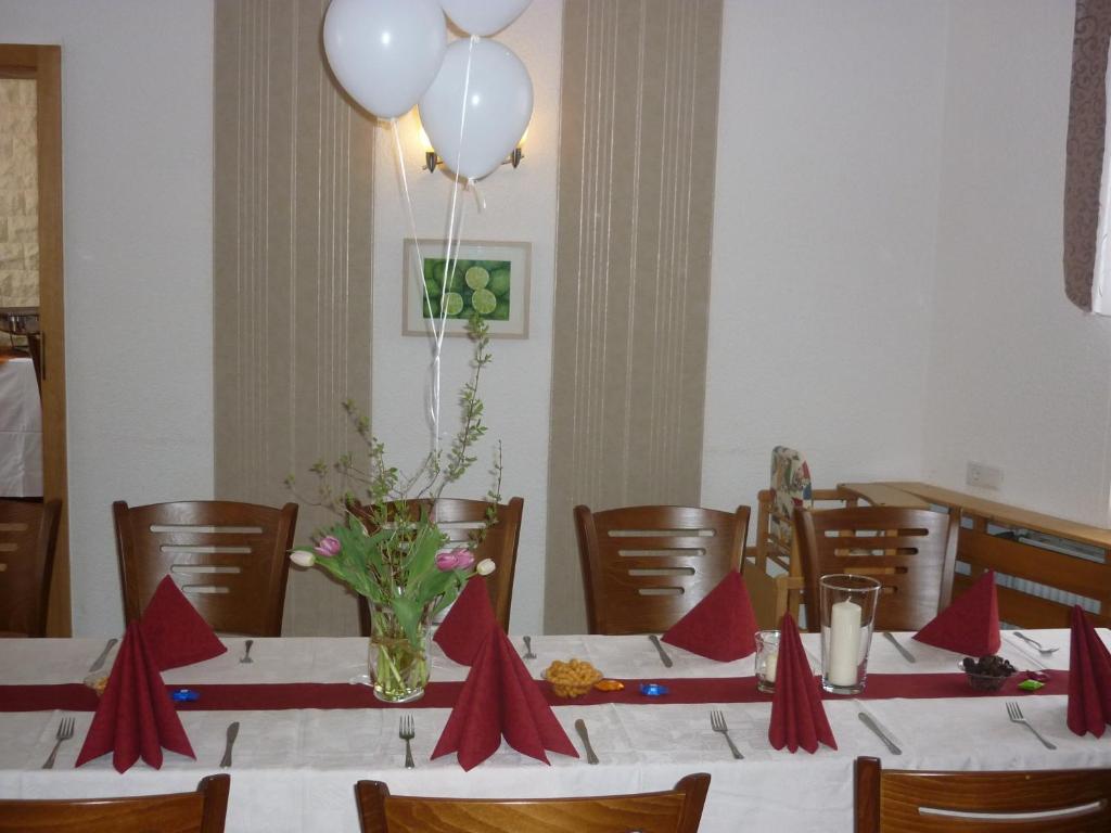 Restaurace v ubytování Hotel Waldhaus-Hutzelhöh
