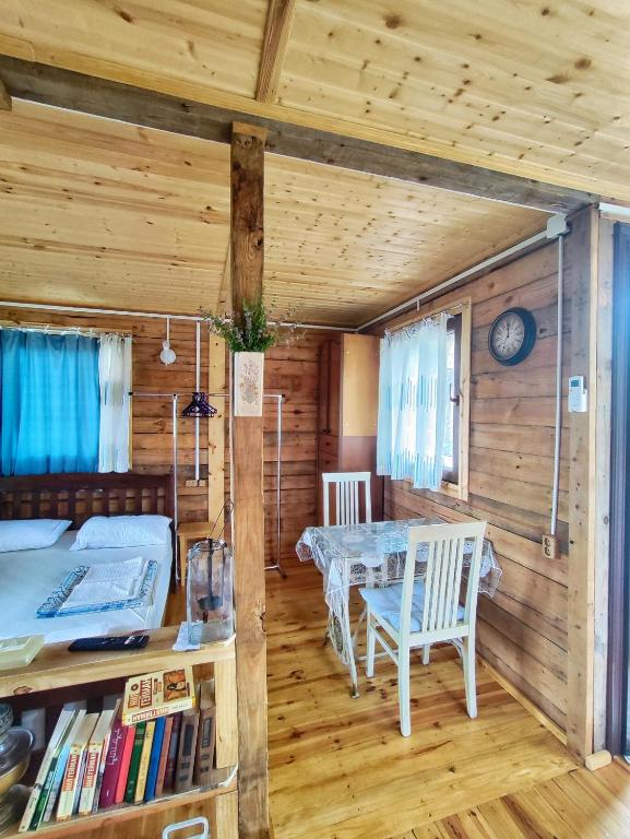 Postel nebo postele na pokoji v ubytování Breathe Inn