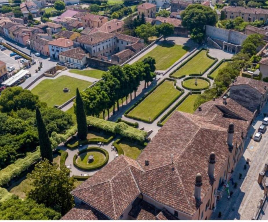 Letecký snímek ubytování Pace, Luminosità e Comodità a due passi dal Garda