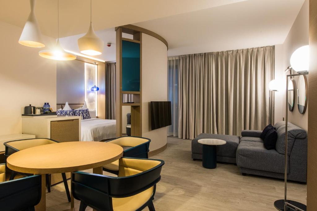 Posezení v ubytování Paragraph Resort & Spa Shekvetili, Autograph Collection