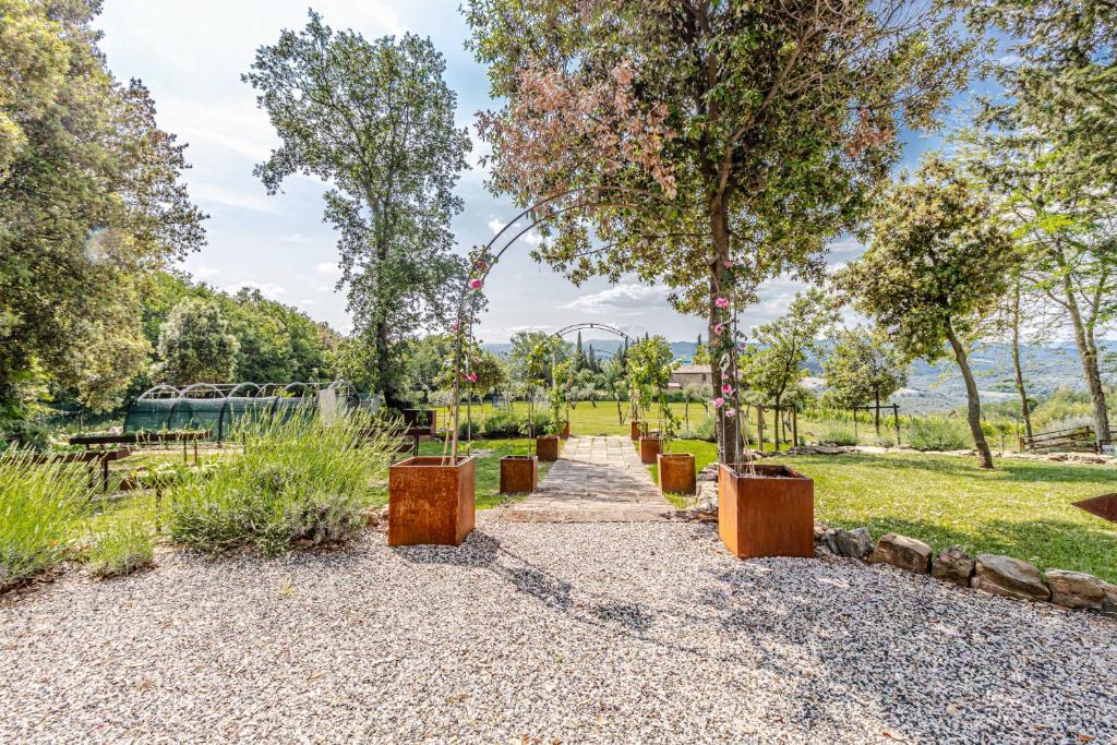 Ogród w obiekcie Chateau La Siroque