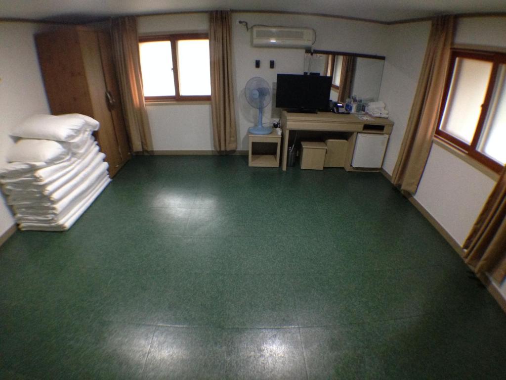 Suanbo Saipan Hot Spring Hotel - Camera Familiare In Stile Coreano