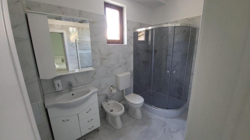 Colț de Rai - Chambre Double Avec Salle De Bain Privée